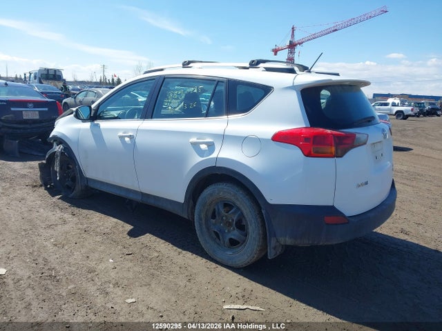 12590295 :رقم المزاد ، 2T3BFREV9FW310524 vin ، 2015 Toyota Rav4 Le مزاد بيع