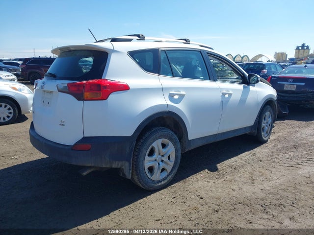12590295 :رقم المزاد ، 2T3BFREV9FW310524 vin ، 2015 Toyota Rav4 Le مزاد بيع