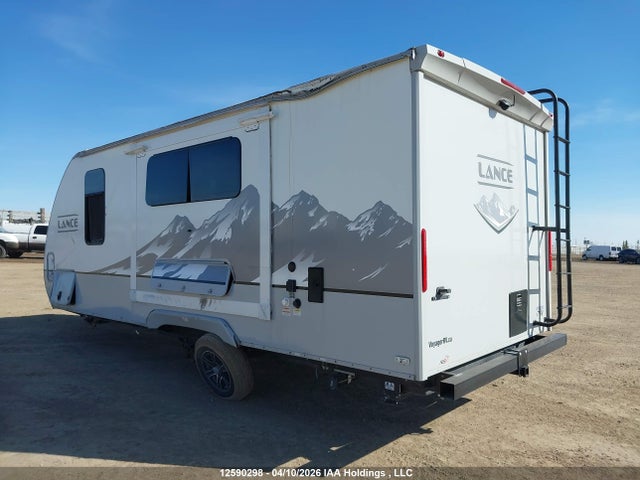 56YTT1928ML330830 Lance Camper