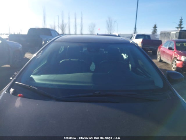 2T1BURHE9KC220229 Toyota COROLLA LE