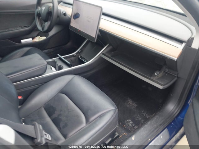 12590375 :رقم المزاد ، 5YJ3E1EAXLF703939 vin ، 2020 Tesla Model 3 Standard Range Plus مزاد بيع