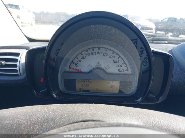 12590419 :رقم المزاد ، WMEEJ3BA8AK415231 vin ، 2010 Smart Fortwo Pure/passion مزاد بيع