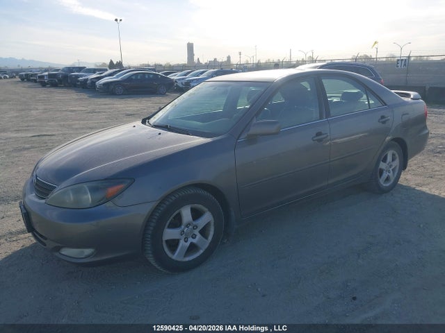 2004 Toyota Camry Le/xle/se მანქანა იყიდება აუქციონზე, vin: 4T1BE32K94U818279, აუქციონის ნომერი: 12590425