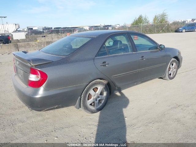 2004 Toyota Camry Le/xle/se მანქანა იყიდება აუქციონზე, vin: 4T1BE32K94U818279, აუქციონის ნომერი: 12590425