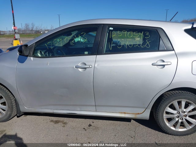 12590543 :رقم المزاد ، 2T1KU4EE8AC340268 vin ، 2010 Toyota Matrix مزاد بيع