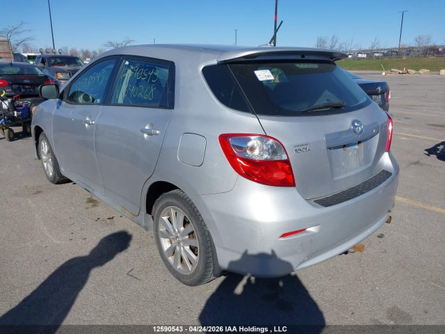 12590543 :رقم المزاد ، 2T1KU4EE8AC340268 vin ، 2010 Toyota Matrix مزاد بيع