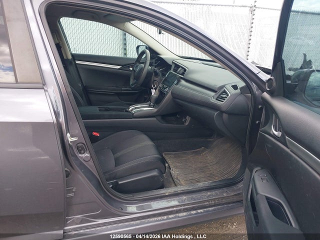 Продажа на аукционе авто 2016 Honda Civic Lx, vin: 2HGFC2F52GH011704, номер лота: 12590565