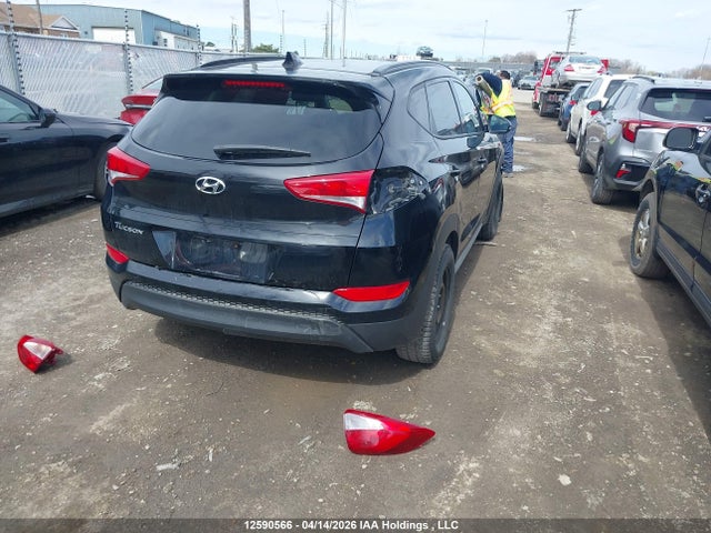 KM8J33A48JU693758 Hyundai Tucson Limited/sport And Eco/se