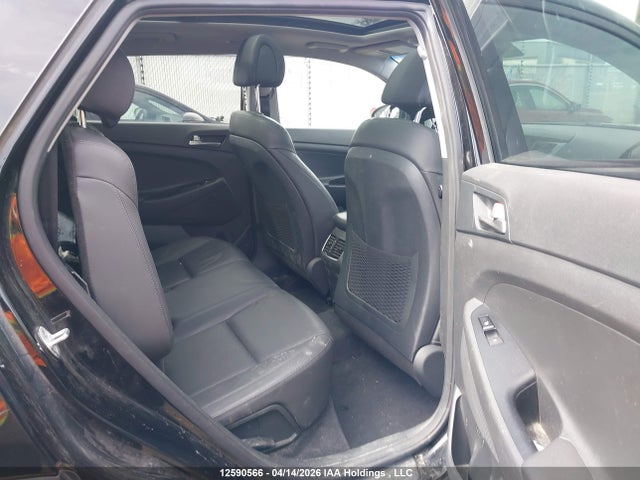 KM8J33A48JU693758 Hyundai Tucson Limited/sport And Eco/se