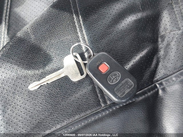12590600 :رقم المزاد ، 2T1KR32E74C782639 vin ، 2004 Toyota Matrix Xr مزاد بيع
