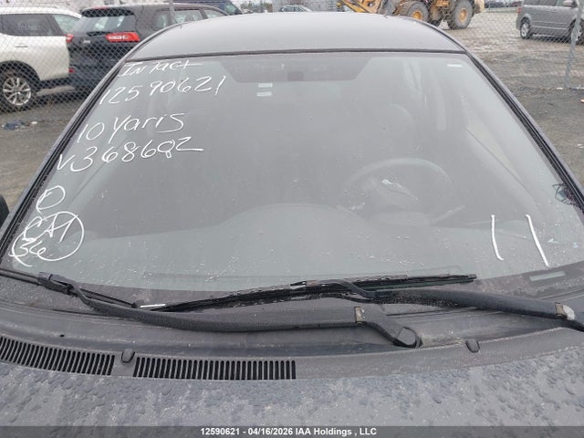 12590621 :رقم المزاد ، JTDBT9K33A1368602 vin ، 2010 Toyota Yaris مزاد بيع
