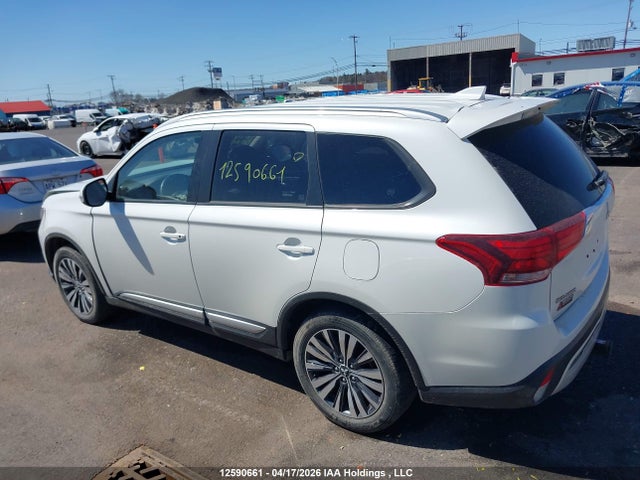 12590661 :رقم المزاد ، JA4AZ2A37LZ614889 vin ، 2020 Mitsubishi Outlander Es/ex/ex-l مزاد بيع