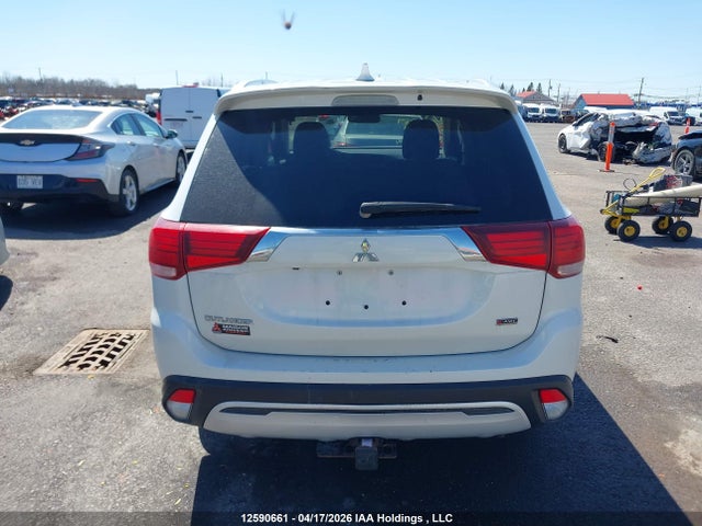 12590661 :رقم المزاد ، JA4AZ2A37LZ614889 vin ، 2020 Mitsubishi Outlander Es/ex/ex-l مزاد بيع