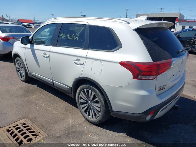 12590661 :رقم المزاد ، JA4AZ2A37LZ614889 vin ، 2020 Mitsubishi Outlander Es/ex/ex-l مزاد بيع