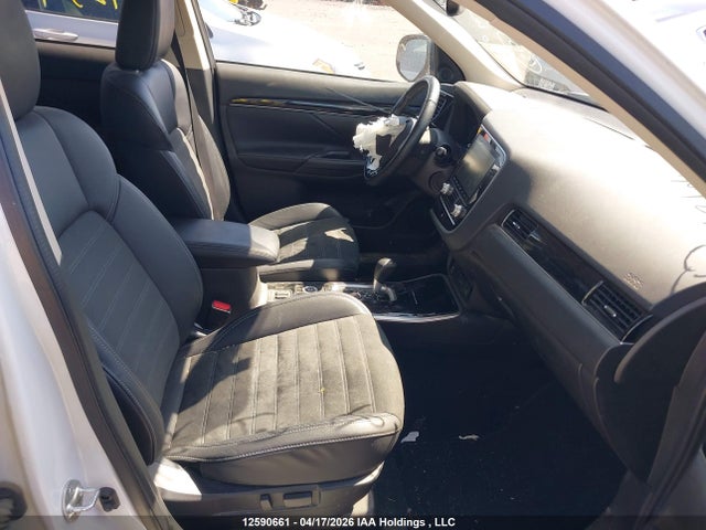 12590661 :رقم المزاد ، JA4AZ2A37LZ614889 vin ، 2020 Mitsubishi Outlander Es/ex/ex-l مزاد بيع