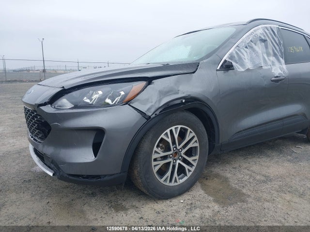 1FMCU9H6XNUA55694 Ford ESCAPE SEL