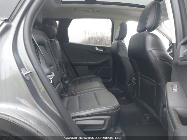 1FMCU9H6XNUA55694 Ford ESCAPE SEL