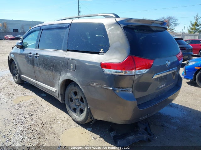 2013 Toyota Sienna Xle/limited მანქანა იყიდება აუქციონზე, vin: 5TDDK3DC3DS061234, აუქციონის ნომერი: 12590694