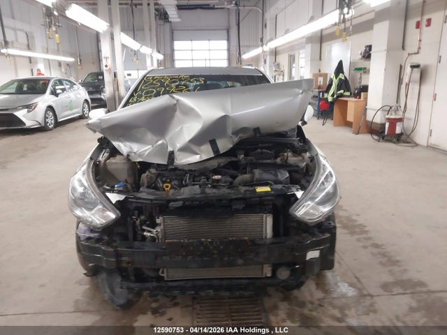12590753 :رقم المزاد ، KMHCT5AE4DU094261 vin ، 2013 Hyundai Accent Gl مزاد بيع