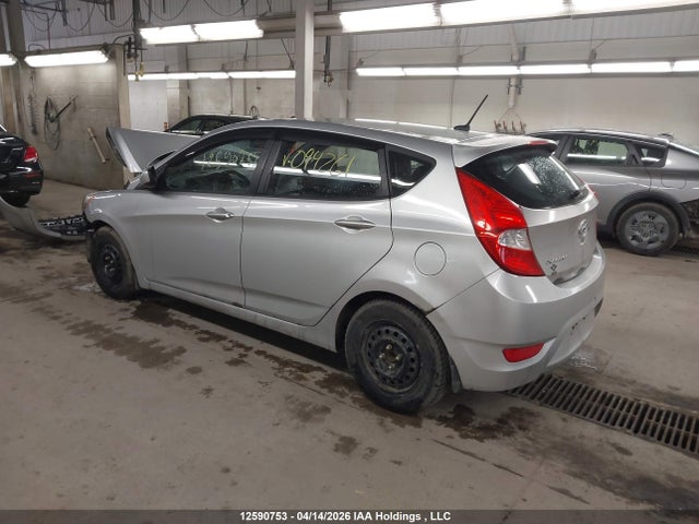 12590753 :رقم المزاد ، KMHCT5AE4DU094261 vin ، 2013 Hyundai Accent Gl مزاد بيع