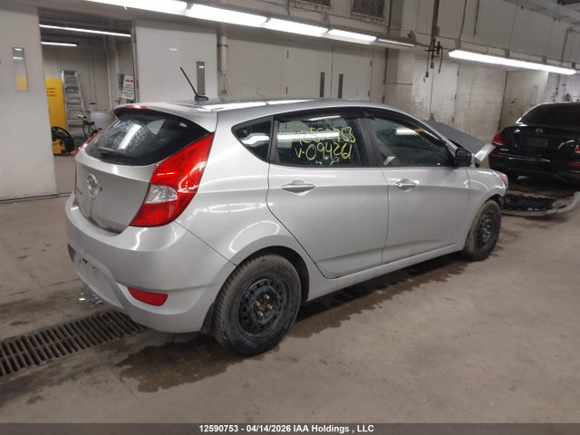 12590753 :رقم المزاد ، KMHCT5AE4DU094261 vin ، 2013 Hyundai Accent Gl مزاد بيع