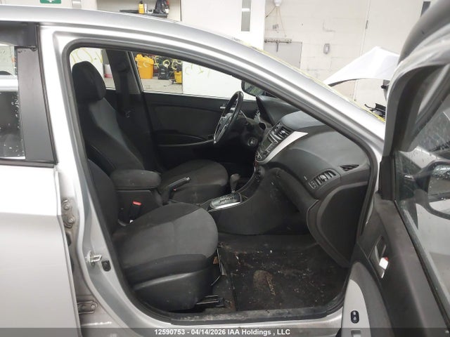 12590753 :رقم المزاد ، KMHCT5AE4DU094261 vin ، 2013 Hyundai Accent Gl مزاد بيع