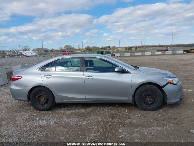 12590759 :رقم المزاد ، 4T1BF1FK9HU765911 vin ، 2017 Toyota Camry Le مزاد بيع