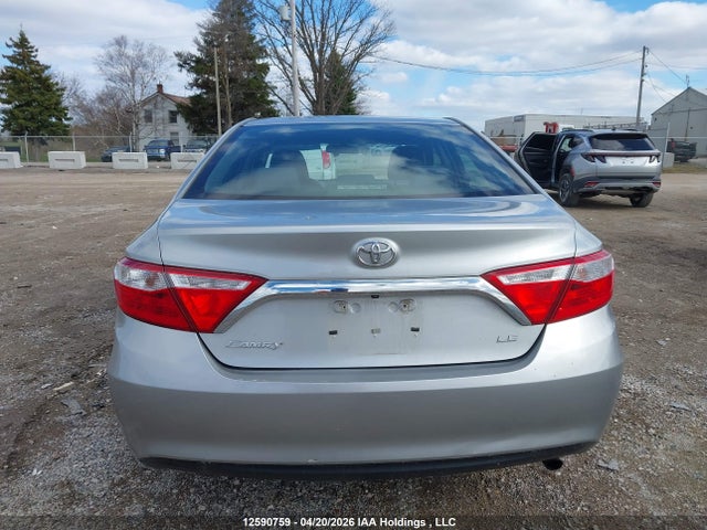 12590759 :رقم المزاد ، 4T1BF1FK9HU765911 vin ، 2017 Toyota Camry Le مزاد بيع