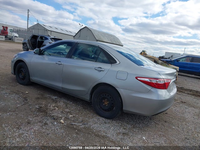 12590759 :رقم المزاد ، 4T1BF1FK9HU765911 vin ، 2017 Toyota Camry Le مزاد بيع