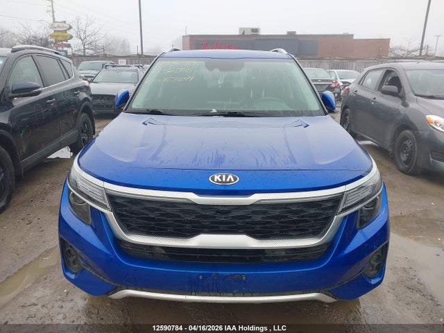 12590784 :رقم المزاد ، KNDEUCAA4M7053249 vin ، 2021 Kia Seltos S مزاد بيع