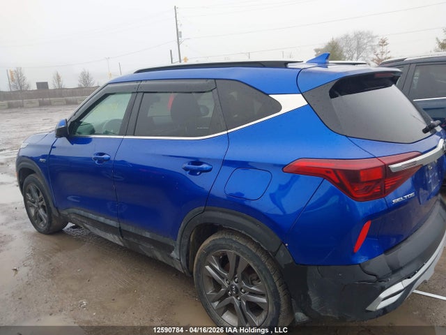 12590784 :رقم المزاد ، KNDEUCAA4M7053249 vin ، 2021 Kia Seltos S مزاد بيع