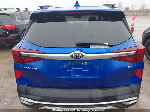 12590784 :رقم المزاد ، KNDEUCAA4M7053249 vin ، 2021 Kia Seltos S مزاد بيع
