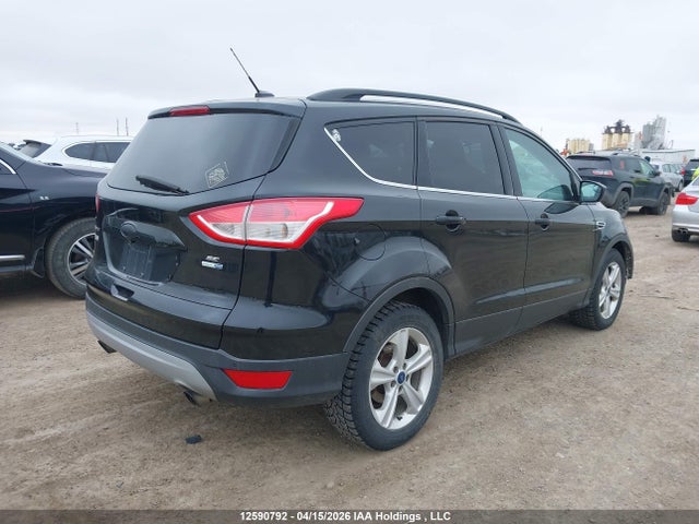 1FMCU9GX5FUA71054 Ford ESCAPE SE