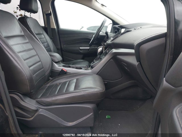 1FMCU9GX5FUA71054 Ford ESCAPE SE