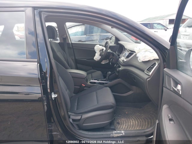 2018 Hyundai Tucson Base 2.0l მანქანა იყიდება აუქციონზე, vin: KM8J23A47JU631576, აუქციონის ნომერი: 12590802