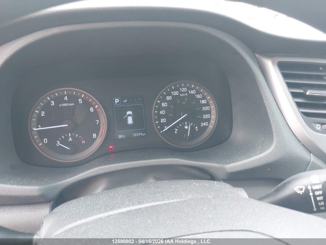 2018 Hyundai Tucson Base 2.0l მანქანა იყიდება აუქციონზე, vin: KM8J23A47JU631576, აუქციონის ნომერი: 12590802