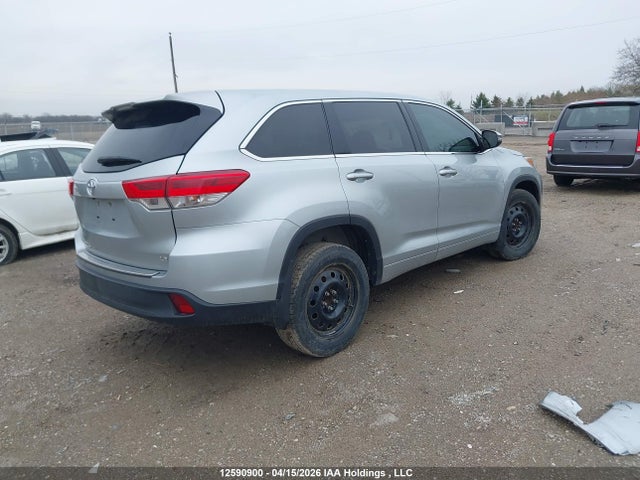 12590900 :رقم المزاد ، 5TDZZRFH9JS277100 vin ، 2018 Toyota Highlander Le مزاد بيع