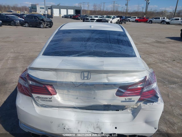 1HGCR3F98GA801081 Honda Accord Touring