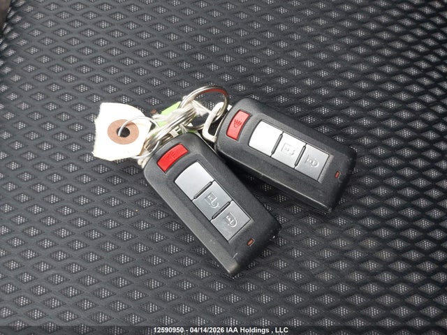 JA4JZ3AX2JJ600676 Mitsubishi Outlander Se