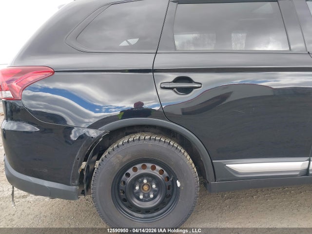 JA4JZ3AX2JJ600676 Mitsubishi Outlander Se