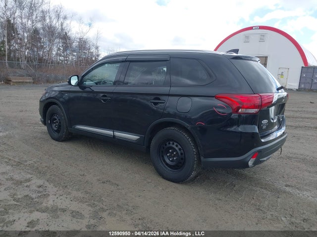 JA4JZ3AX2JJ600676 Mitsubishi Outlander Se