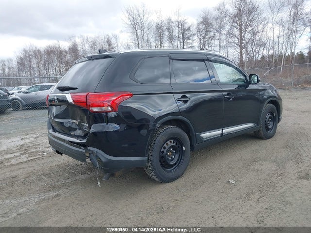 JA4JZ3AX2JJ600676 Mitsubishi Outlander Se
