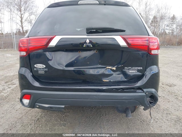JA4JZ3AX2JJ600676 Mitsubishi Outlander Se