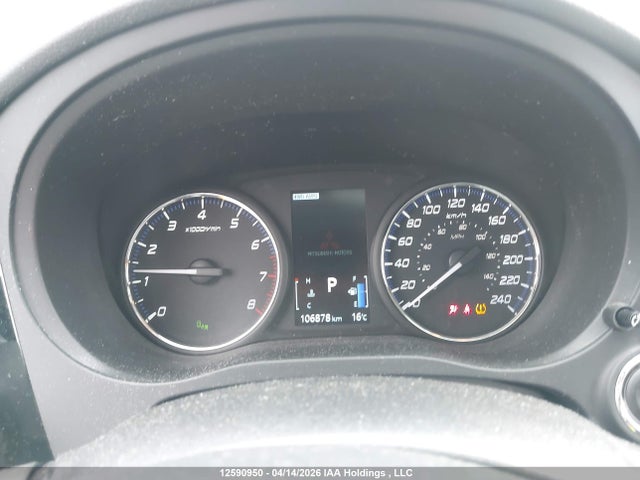 JA4JZ3AX2JJ600676 Mitsubishi Outlander Se