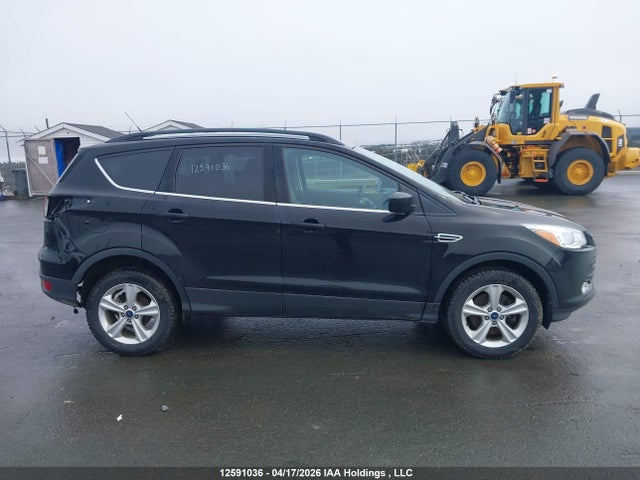 1FMCU9G99GUC70031 Ford ESCAPE SE