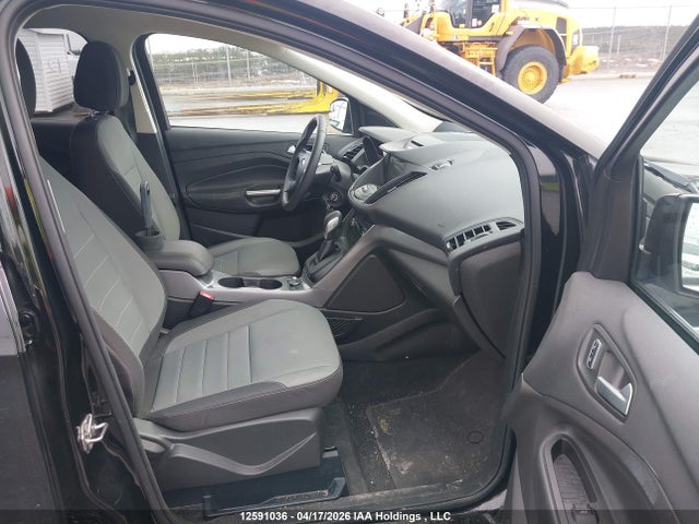 1FMCU9G99GUC70031 Ford ESCAPE SE