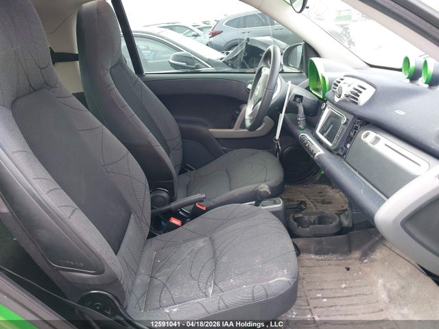 Продаж на аукціоні авто 2015 Smart Fortwo Electric Drive Passion, vin: WMEEJ9AA5FK834598, номер лоту: 12591041