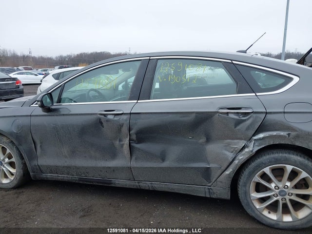 2019 Ford Fusion Titanium მანქანა იყიდება აუქციონზე, vin: 3FA6P0SU0KR190512, აუქციონის ნომერი: 12591081