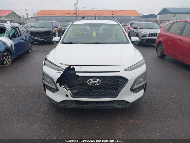 KM8K12AAXJU128101 Hyundai Kona Se
