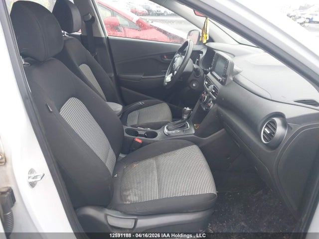 KM8K12AAXJU128101 Hyundai Kona Se